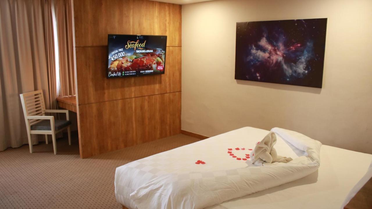 נגויה Beverly Hotel Batam מראה חיצוני תמונה