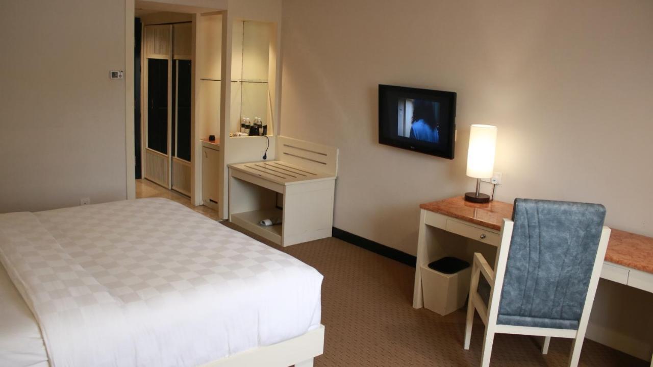 נגויה Beverly Hotel Batam מראה חיצוני תמונה