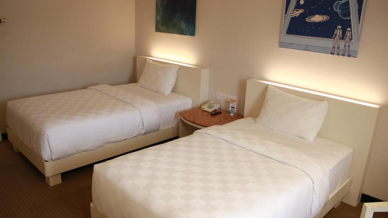 נגויה Beverly Hotel Batam מראה חיצוני תמונה
