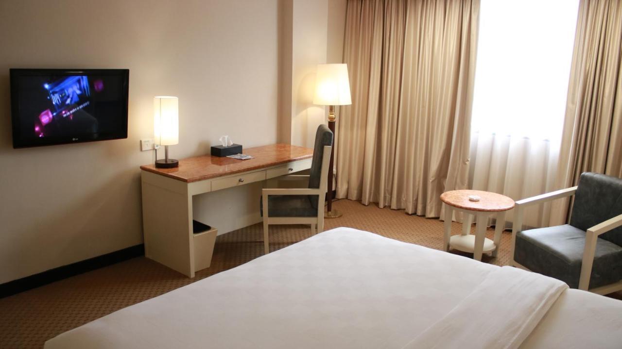 נגויה Beverly Hotel Batam מראה חיצוני תמונה