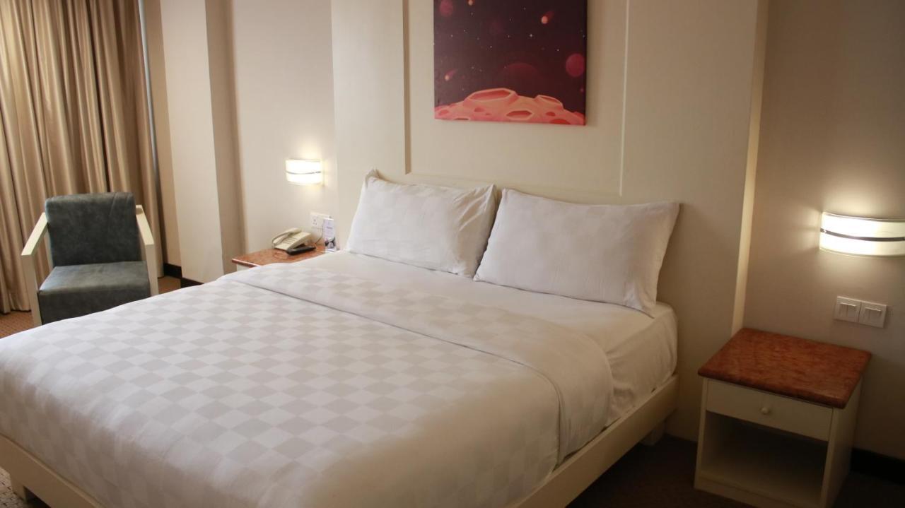 נגויה Beverly Hotel Batam מראה חיצוני תמונה