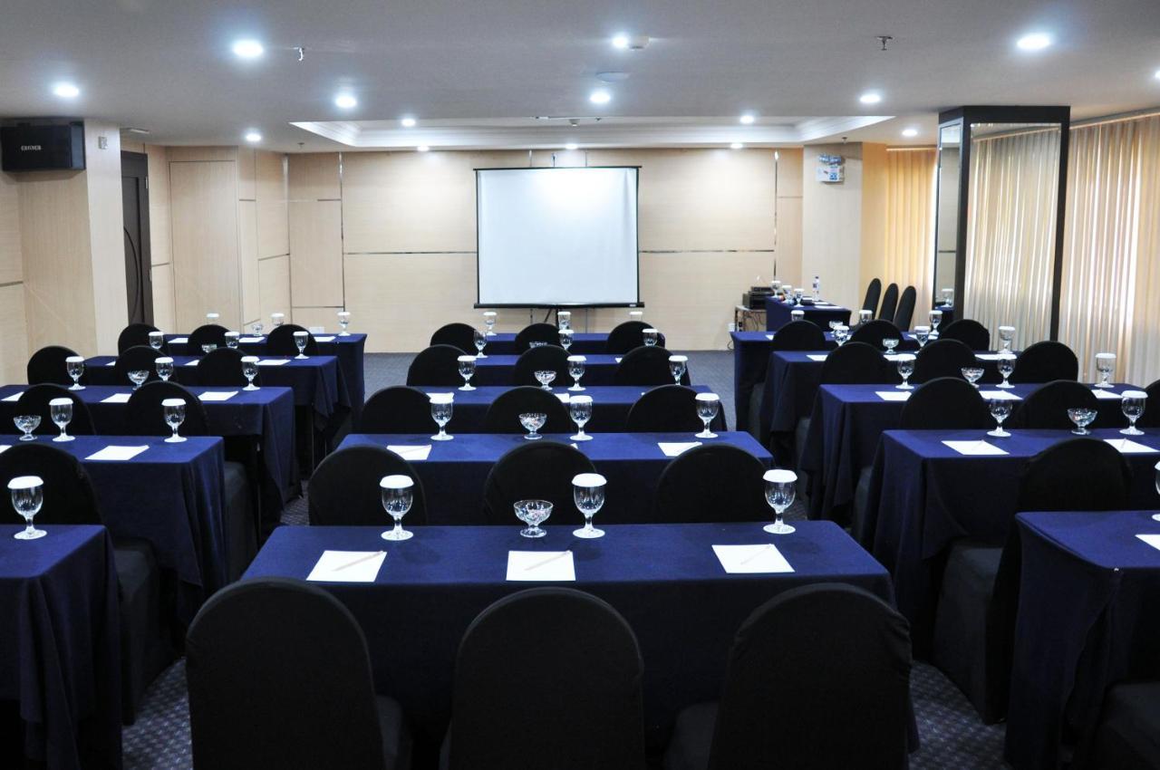 נגויה Beverly Hotel Batam מראה חיצוני תמונה