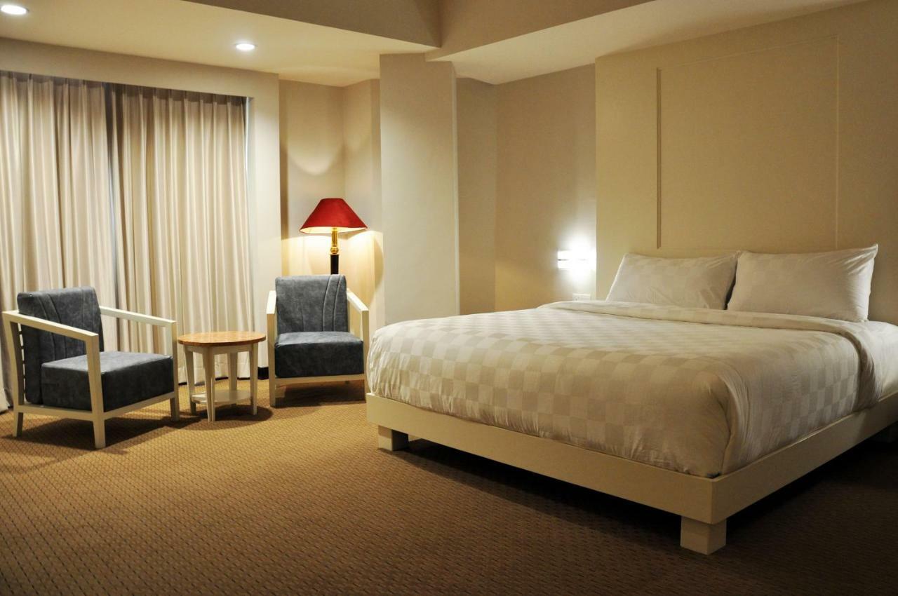 נגויה Beverly Hotel Batam מראה חיצוני תמונה